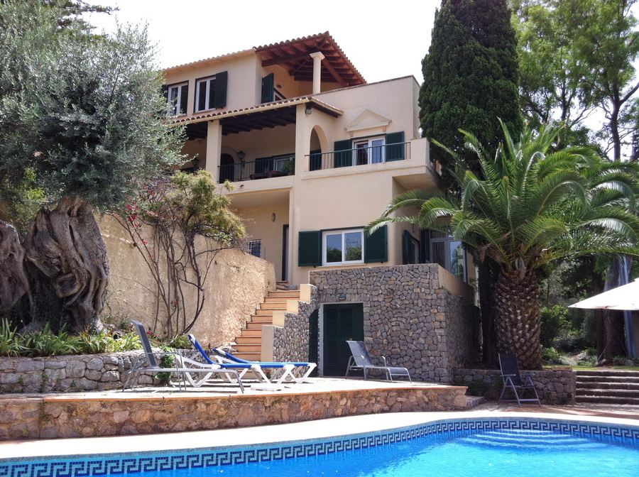 Living area: 350 m² Bedrooms: 4  - Villa in Deia #08683 - 3