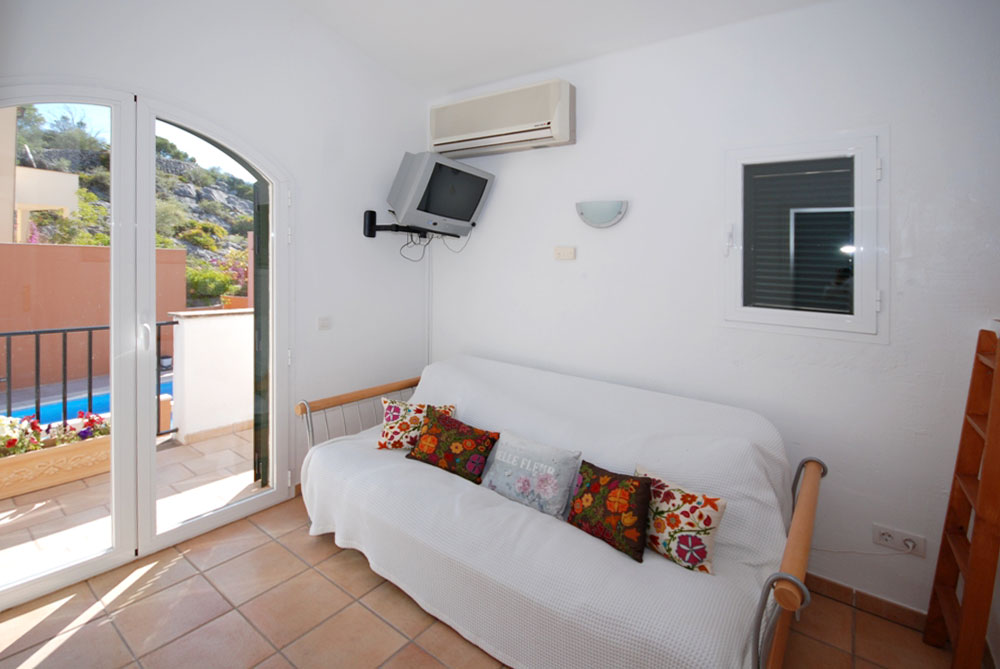 Living area: 200 m² Bedrooms: 4  - Townhouse in Camp de Mar #01707 - 8