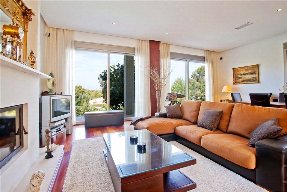 Living area: 350 m² Bedrooms: 6  - Villa in Sol de Mallorca/Cala Vinyes #02756 - 3