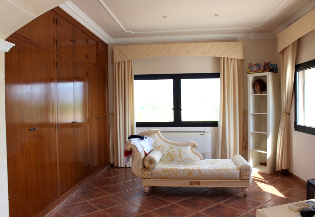 Living area: 940 m² Bedrooms: 6  - Finca in Establiments #12179 - 28
