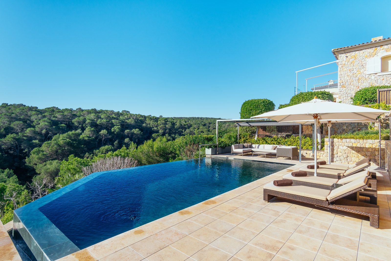 Living area: 240 m² Bedrooms: 4  - Villa in Sol de Mallorca #02244 - 21