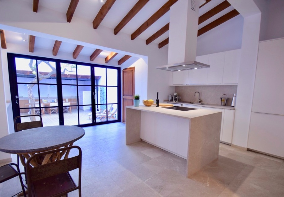 Living area: 80 m² Bedrooms: 2  - Beautiful apartment in Palma, Santa Catalina #2121002 - 1