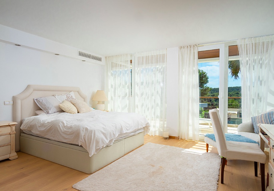 Living area: 450 m² Bedrooms: 4  - Elegant villa in Sol de Mallorca #2021020 - 11