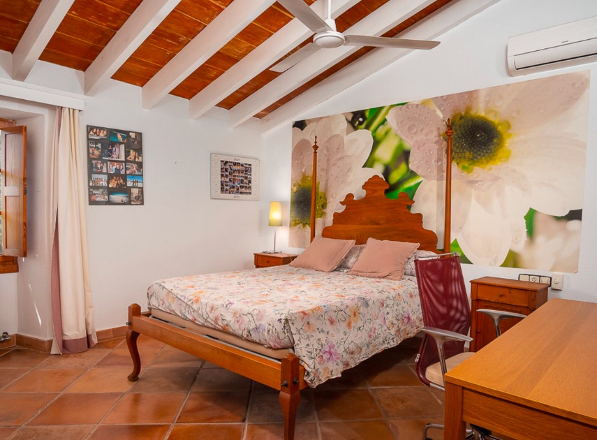 Living area: 1,091 m² Bedrooms: 9  - Beautiful finca Establiments #2121038 - 9