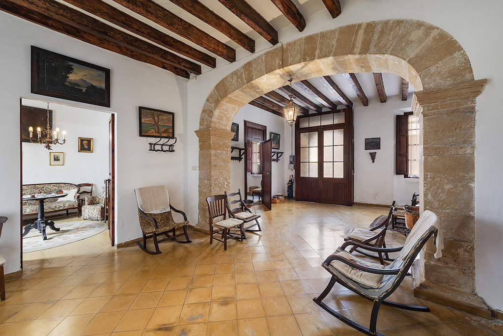 Living area: 575 m² Bedrooms: 8  - Palatial town house in Pollensa #2231068 - 3
