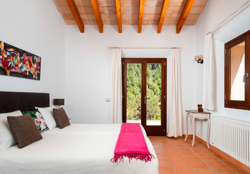 Living area: 336 m² Bedrooms: 4  - Fantastic house in Cala Deia #2091005 - 11