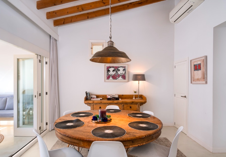 Living area: 360 m² Bedrooms: 4  - Townhouse with two renovated apartments in Santa Catalina, Palma #2121111 - 5