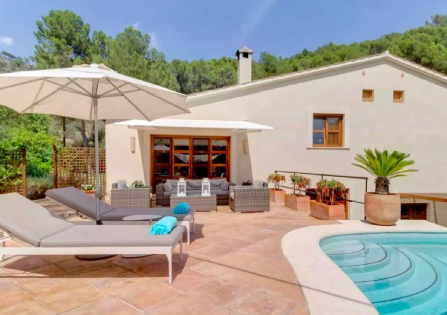 Boyta: 375 m² Sovrum: 5  - Fantastisk nyrenoverad villa med pool och stor trädgård i Calvia #2021121 - 2