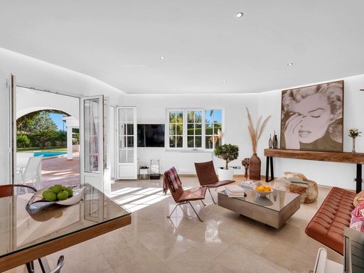 Living area: 593 m² Bedrooms: 6  - Fantastic Ibizan styled villa with sea view, pool and holiday licence in Sol de Mallorca #1021142 - 11