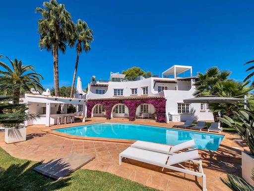 Living area: 593 m² Bedrooms: 6  - Fantastic Ibizan styled villa with sea view, pool and holiday licence in Sol de Mallorca #1021142 - 1