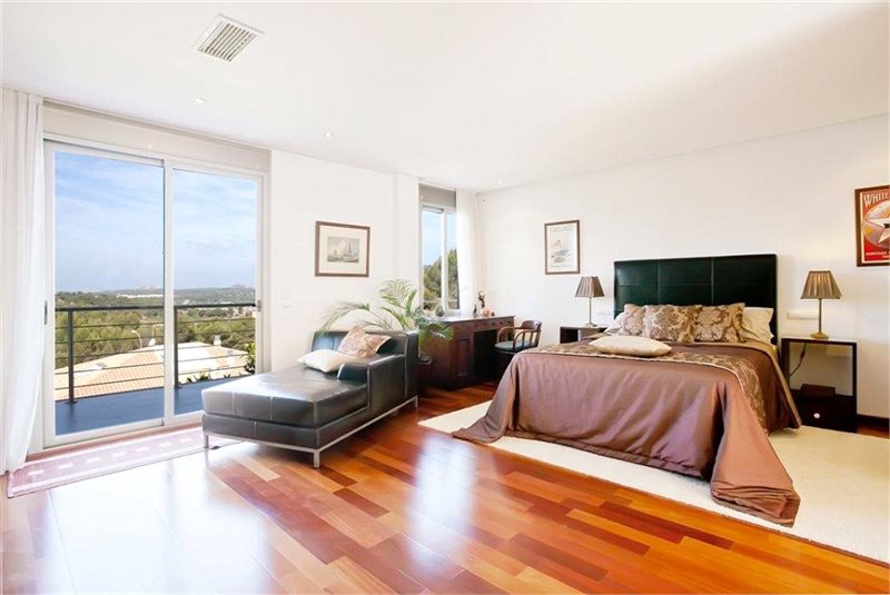 Boyta: 350 m² Sovrum: 6  - Villa i Sol de Mallorca/Cala Vinyes #02756 - 9