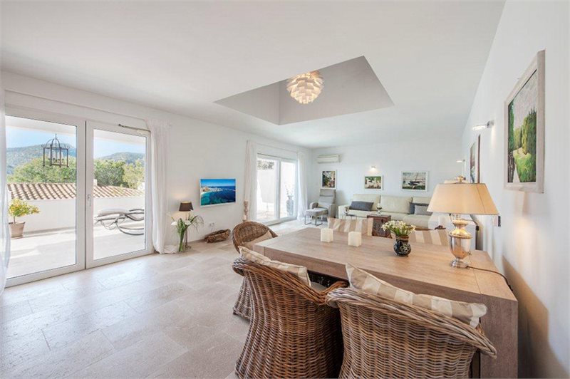 Living area: 150 m² Bedrooms: 3  - House in Camp de Mar #01921 - 9