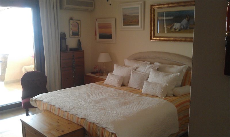 Boyta: 250 m² Sovrum: 4  - Lägenhet i Illetas #02160 - 3
