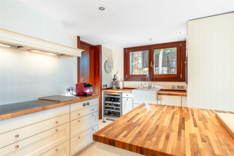 Boyta: 240 m² Sovrum: 4  - Villa i Sol de Mallorca #02244 - 8