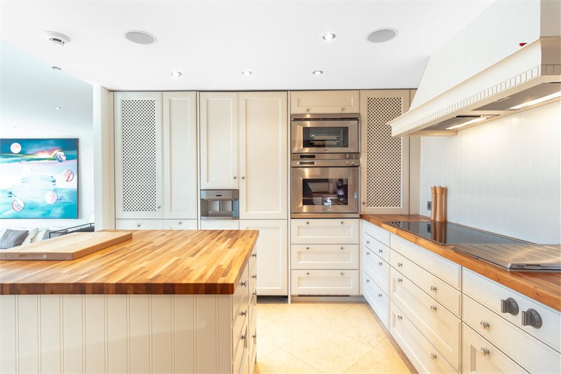 Boyta: 240 m² Sovrum: 4  - Villa i Sol de Mallorca #02244 - 12