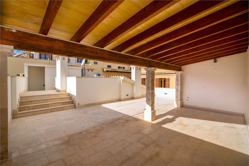 Living area: 120 m² Bedrooms: 3  - Elegant penthouse with roof terrace in Palma, Old Town #2121176 - 3