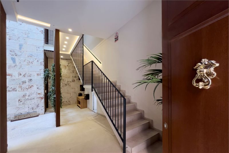 Living area: 120 m² Bedrooms: 3  - Elegant penthouse with roof terrace in Palma, Old Town #2121176 - 6
