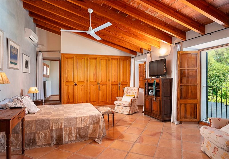 Living area: 1,091 m² Bedrooms: 9  - Beautiful finca Establiments #2121038 - 6