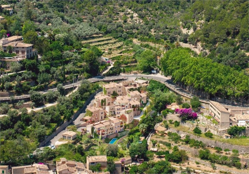 Living area: 280 m² Bedrooms: 3  - Beautiful newly built townhouse in Deia #2091079 - 1