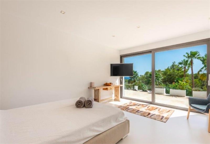 Living area: 518 m² Bedrooms: 3  - Modern villa with sea view in Cala Vinyes #2021092 - 6