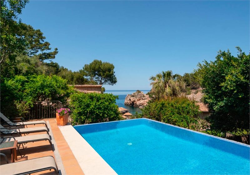 Living area: 336 m² Bedrooms: 4  - Fantastic house in Cala Deia #2091005 - 2