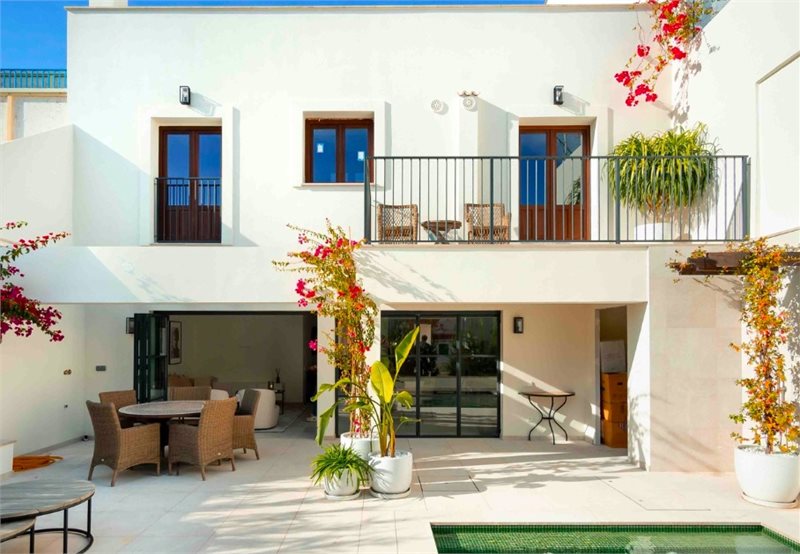 Boyta: 218 m² Sovrum: 3  - Townhouse med trädgård och pool i Son Espanyolet, Palma #2121105 - 2