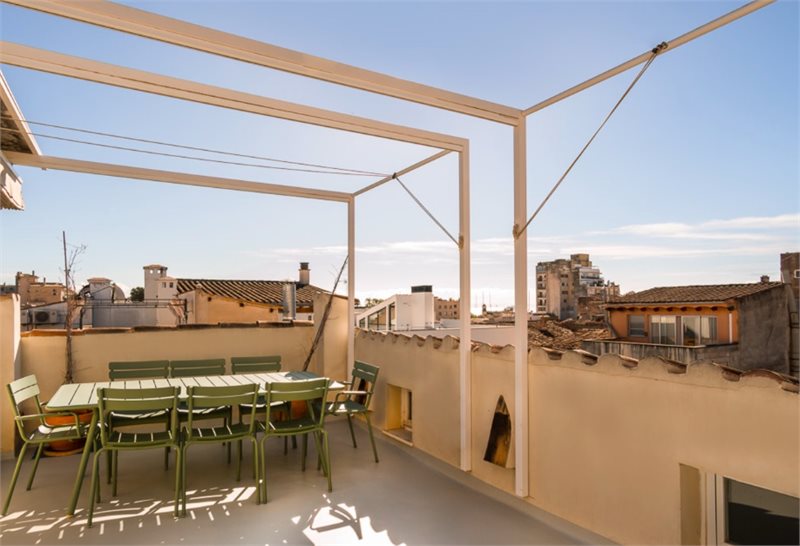 Boyta: 360 m² Sovrum: 4  - Townhouse med två renoverade lägenheter i Santa Catalina, Palma #2121111 - 2