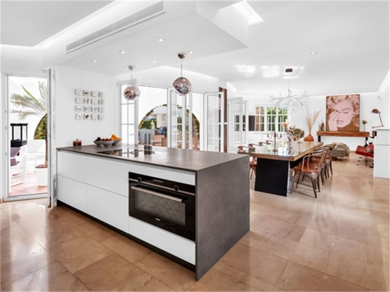 Living area: 593 m² Bedrooms: 6  - Fantastic Ibizan styled villa with sea view, pool and holiday licence in Sol de Mallorca #1021142 - 15