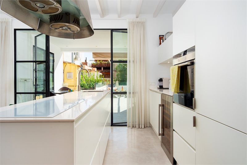 Living area: 96 m² Bedrooms: 2  - Charming ,bright apartment with Large Terrace in Santa Catalina, Palma #2121155 - 10