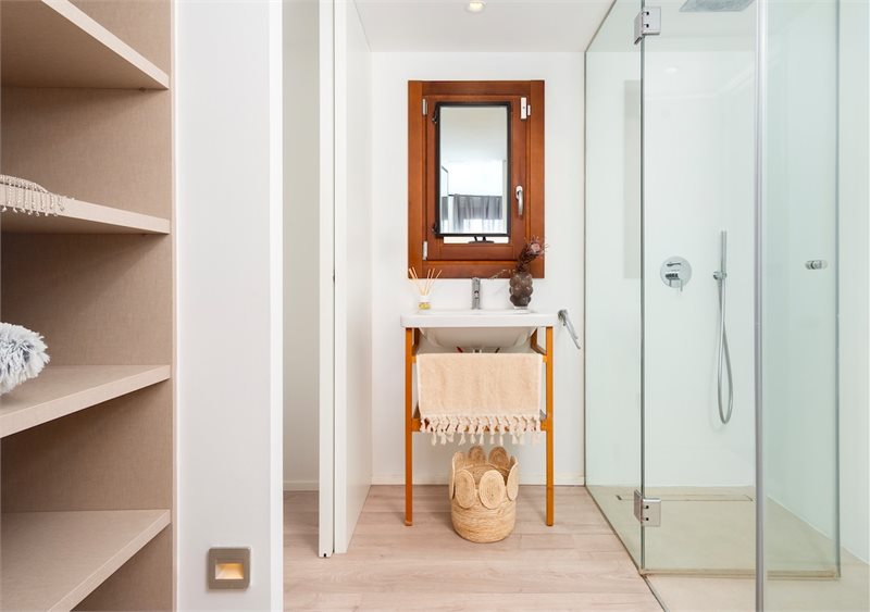 Living area: 170 m² Bedrooms: 2  - Fantastic townhouse with patio and roof terrace in Santa Catalina, Palma #2121156 - 2