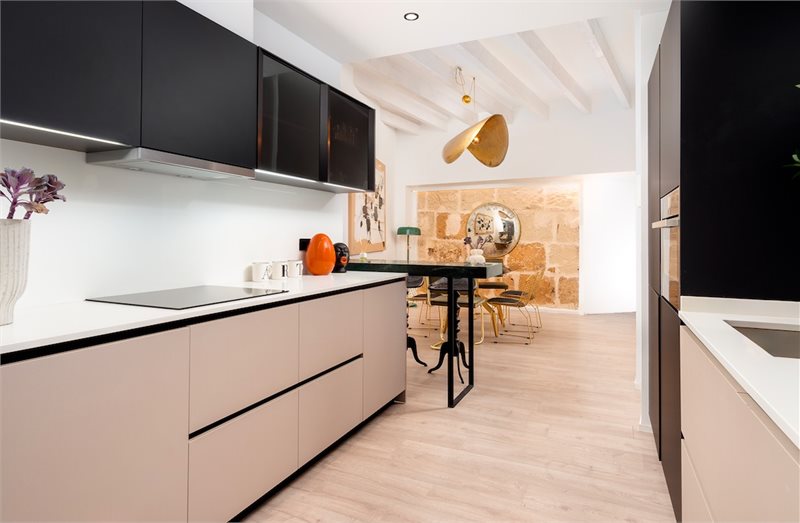 Living area: 170 m² Bedrooms: 2  - Fantastic townhouse with patio and roof terrace in Santa Catalina, Palma #2121156 - 8