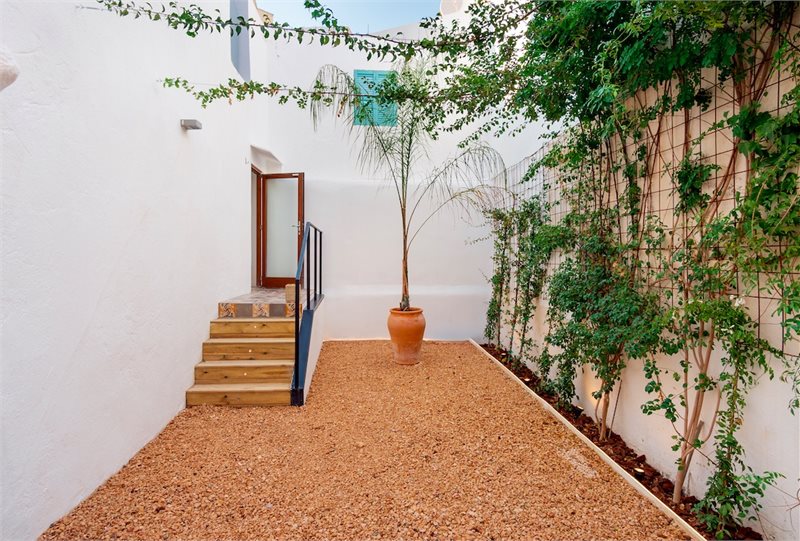 Living area: 170 m² Bedrooms: 2  - Fantastic townhouse with patio and roof terrace in Santa Catalina, Palma #2121156 - 16