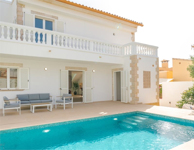 Boyta: 182 m² Sovrum: 3  - Modernt hus med pool och garage i Porta Colom #2511158 - 1
