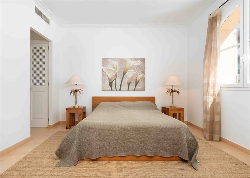Bedrooms: 4  - Beautiful penthouse with roof terrace and seaview in Cala Mayor, Palma #2121166 - 3
