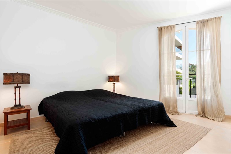 Bedrooms: 4  - Beautiful penthouse with roof terrace and seaview in Cala Mayor, Palma #2121166 - 7