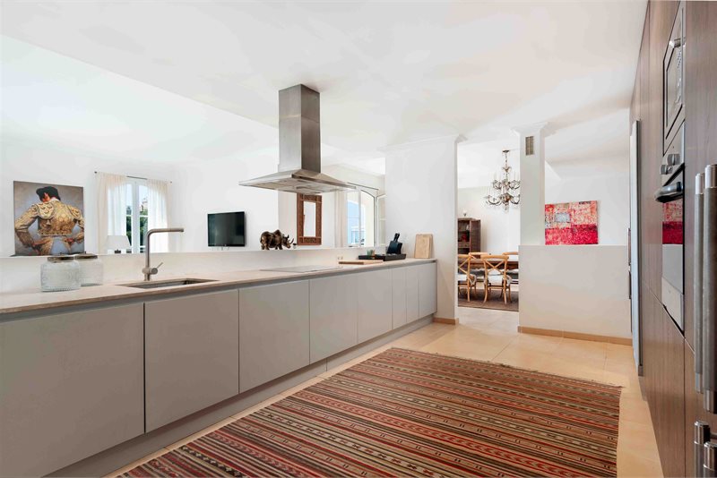 Bedrooms: 4  - Beautiful penthouse with roof terrace and seaview in Cala Mayor, Palma #2121166 - 8