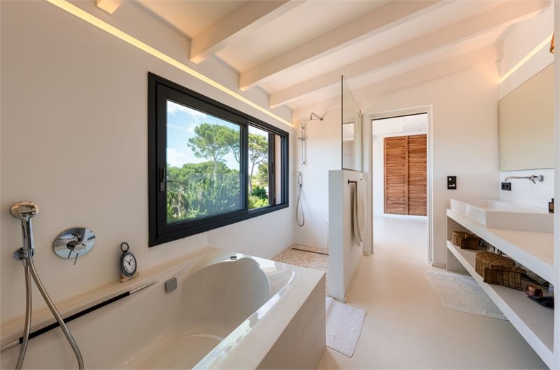 Living area: 214 m² Bedrooms: 3  - Fantastic semi-detached villa with sea views and rental license in Porto Colom #2511168 - 8