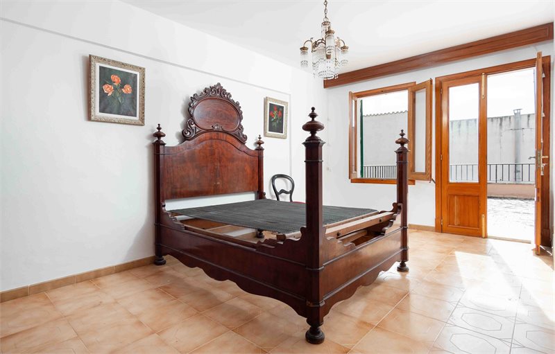 Living area: 352 m² Bedrooms: 4  - Charming House with Private Pool and Several Terraces in Establiments #2121171 - 12