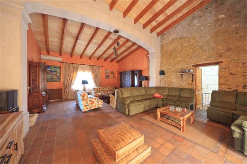Boyta: 1 075 m² Sovrum: 6  - Finca i Alaro #17524 - 3