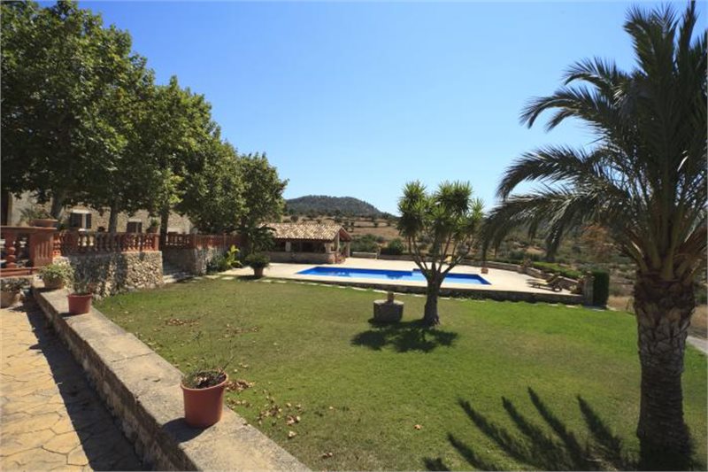 Boyta: 1 075 m² Sovrum: 6  - Finca i Alaro #17524 - 2